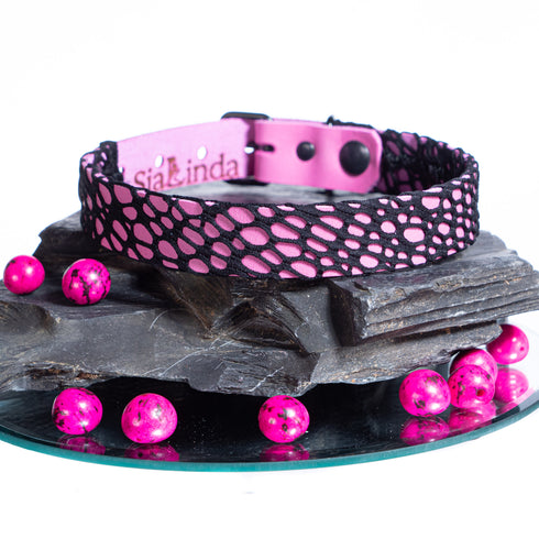 SiaLinda: Gothic Halloween Halsband Vacchetta Leder pink mit Gitterstoff, mit oder ohne Ring, Geschenkverpackung