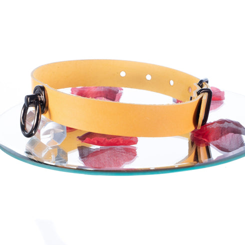 SiaLinda: BDSM Halsband Premium Vacchetta Leder aus Italien honig gelb, mit oder ohne Ring, Geschenkverpackung - SiaLinda.com