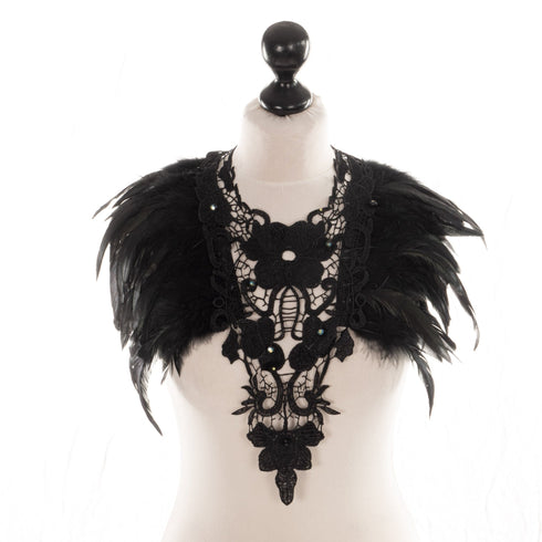 SiaLinda: Brustschmuck Blacky II, schwarz, mit Spitze, Federn und schwarzen Kristallperlen - SiaLinda.com