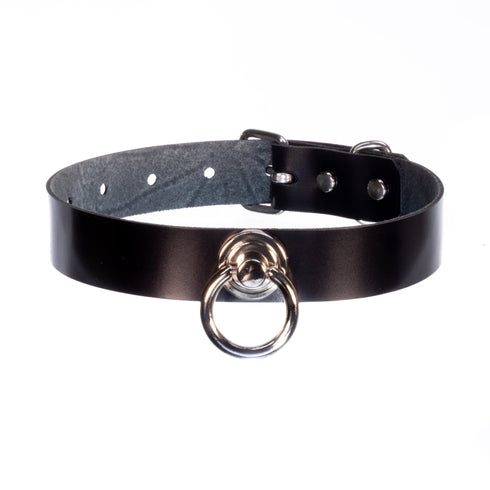 SiaLinda: Halsband echtes Lackleder schwarz mit großem O - Ring - SiaLinda.com
