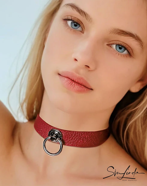 SiaLinda: Halsband Elchleder aus Finnland, rot, pur oder mit O - Ring nach Wahl - SiaLinda.com