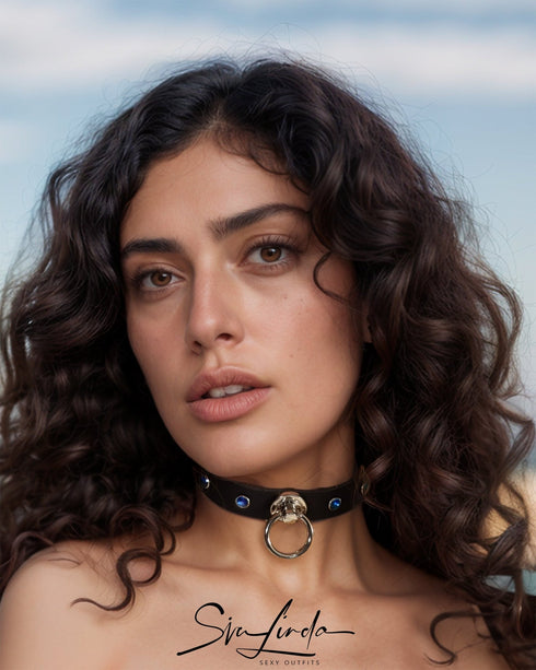 SiaLinda: Halsband Nr. 13 dunkel blau 8 Straß Kristalle und großem O - Ring 20mm, echt Leder schwarz - SiaLinda.com