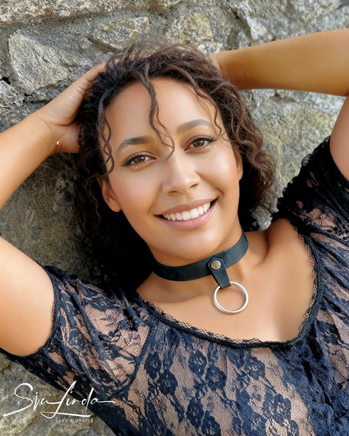 SiaLinda: Halsband PendO mit großem O - Ring Edelstahl, aus italienischem Latigo Leder - SiaLinda.com