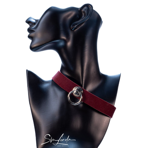 SiaLinda: Halsband Red Velvet, Veloursleder mit großem O - Ring 20mm, wein rot, Geschenkverpackung - SiaLinda.com