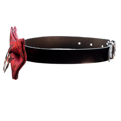 SiaLinda: Halsband, schwarzes Lackleder mit wein roter Fliege und O - Ring - SiaLinda.com