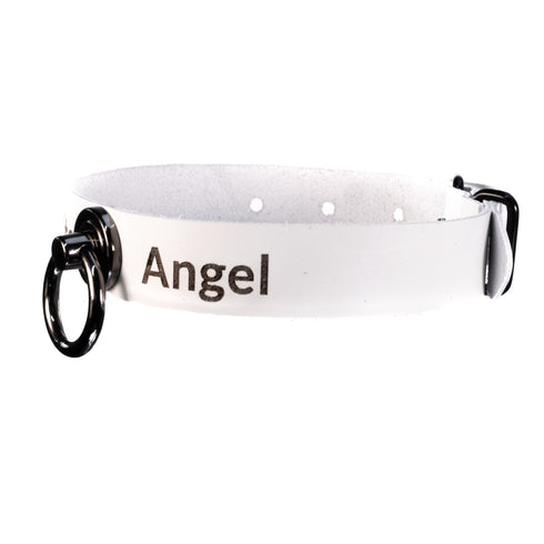 SiaLinda: YOU Albina Lackleder Halsband weiss, grosser O - Ring, individuelle Gravur, personalisiert - SiaLinda.com