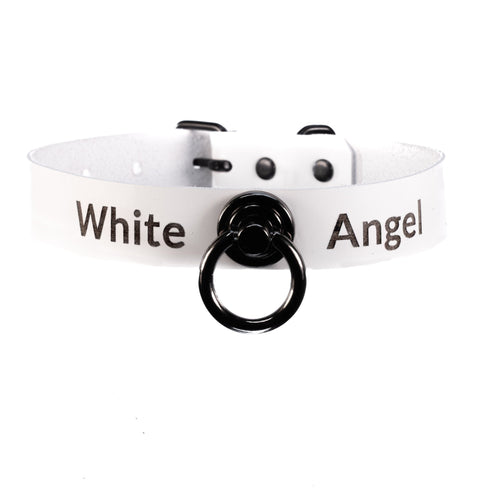 SiaLinda: YOU Albina Lackleder Halsband weiss, grosser O - Ring, individuelle Gravur, personalisiert - SiaLinda.com