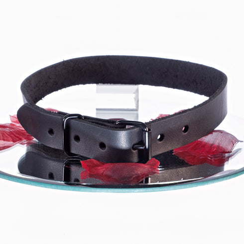 YOU BLACK Personalisiertes Halsband mit Wunschtext, individuell erstellt. Schwarz, italienisches Premium Leder - SiaLinda.com