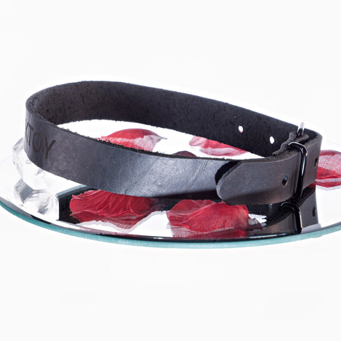 YOU BLACK Personalisiertes Halsband mit Wunschtext, individuell erstellt. Schwarz, italienisches Premium Leder - SiaLinda.com