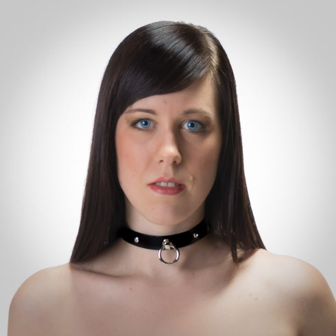 SiaLinda: Halsband echtes Leder schwarz mit 2 Straß - Kristallen und großem O-Ring 20mm, Geschenkverpackung