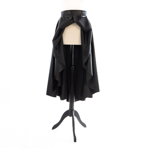 SiaLinda: Rock Cora, schwarz, elastisches Kunstleder, asymmetrisch, geschlitzt, O-Rock