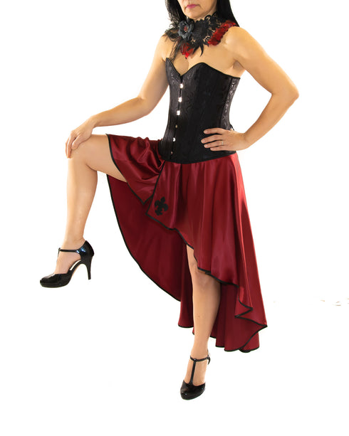 SiaLinda: Rock Scarlett, Metallic wein rot, Satin, Lilien Applikation, asymmetrisch, geschlitzt