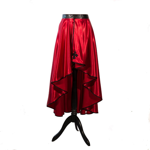 SiaLinda: Rock Sina II, karmesin rot, Satin, Lilien Applikation, asymmetrisch, geschlitzt