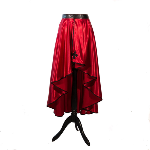 SiaLinda: Rock Sina II, karmesin rot, Satin, Lilien Applikation, asymmetrisch, geschlitzt