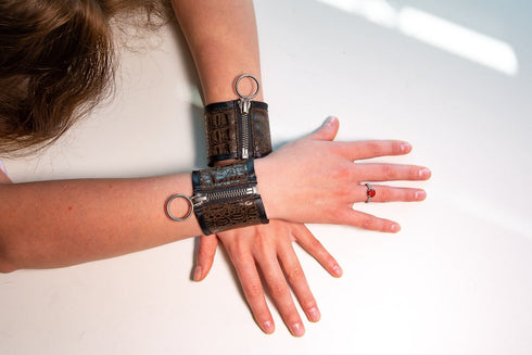 SiaLinda: Armband Set Kroko, Manschette, Kunstleder, Reißverschluss, braun