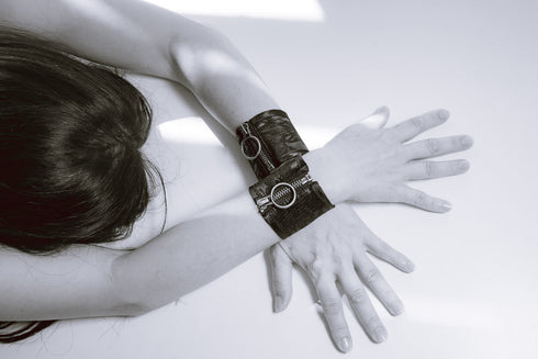 SiaLinda: Armband Set Vicky, Manschette, Kunstleder, Reißverschluss, schwarz - SiaLinda.com