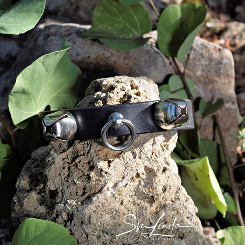 SiaLinda BDSM Halsband Glocke mit oder ohne O-Ring, Rindersoftleder 25mm, Edelstahl - SiaLinda.com