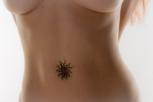 SiaLinda: Brust- und Körpertattoo Anela, selbstklebend, 2er Set, schwarz gold, Blumenmuster