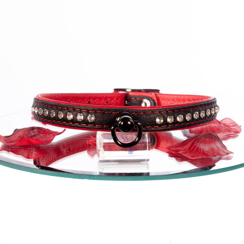 SiaLinda: Halsband echtes Elch Leder mit kl. O-Ring und Strass, schwarz / rot 14 mm breit - SiaLinda.com