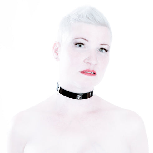 SiaLinda: Halsband echtes Lackleder schwarz mit Königslilie, Geschenkverpackung - SiaLinda.com