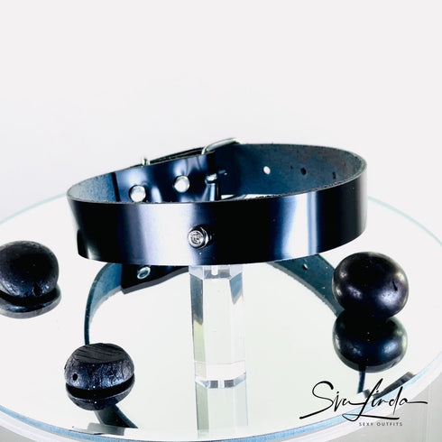 SiaLinda: Halsband Lacky Lackleder 2.0 schwarz, pur, mit Kristall oder mit O-Ring - SiaLinda.com