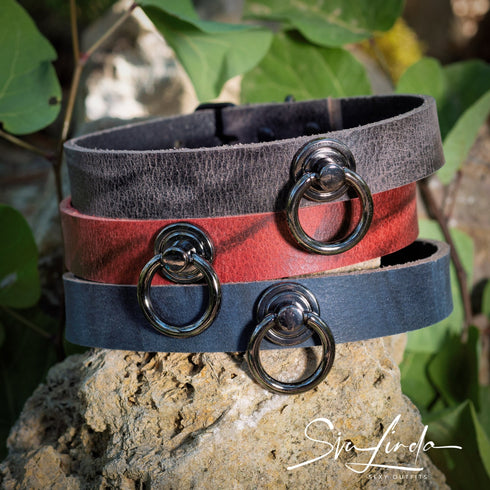 SiaLinda: Halsband Nova Büffelleder blau schwarz, pur, mit Kristall oder mit O-Ring - SiaLinda.com