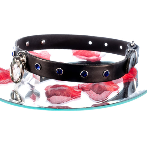 SiaLinda: Halsband Nr. 13 dunkel blau 8 Straß Kristalle und großem O-Ring 20mm, echt Leder schwarz - SiaLinda.com