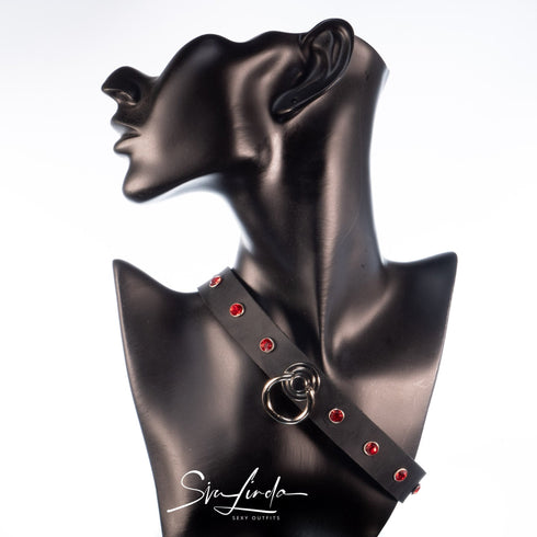 SiaLinda: Halsband Nr. 13 rot 8 Straß Kristalle und großem O-Ring 20mm, echt Leder schwarz - SiaLinda.com