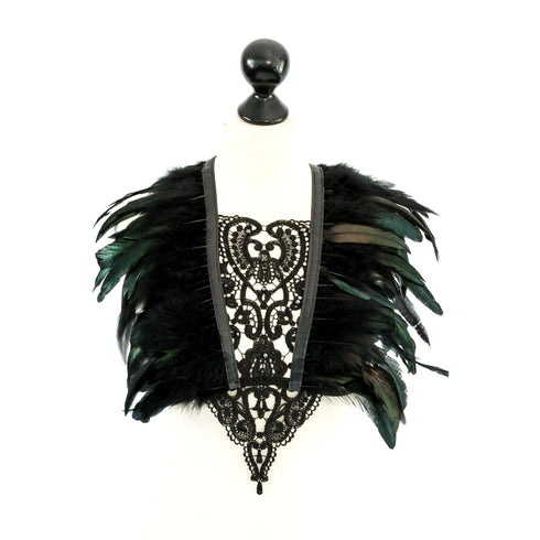 SiaLinda: Harness Zaha schwarz, mit Federn, schwarzer Spitze und Hämatitperlen - SiaLinda.com