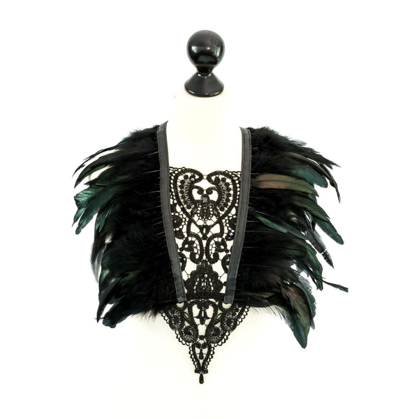 SiaLinda: Harness Zaha schwarz, mit Federn, schwarzer Spitze und Hämatitperlen - SiaLinda.com