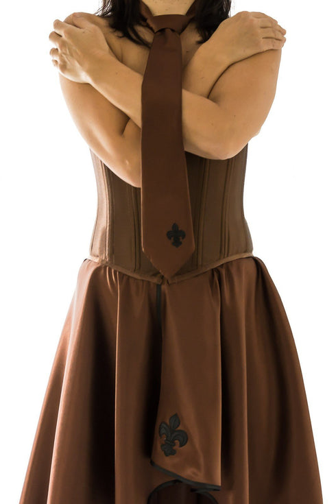 SiaLinda: Krawatte Kypria, braun, Satin, mit Lilien Applikation - SiaLinda.com