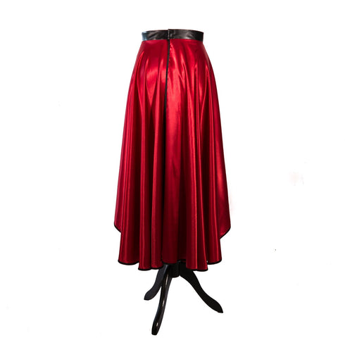 SiaLinda: Rock Sina II, karmesin rot, Satin, Lilien Applikation, asymmetrisch, geschlitzt - SiaLinda.com