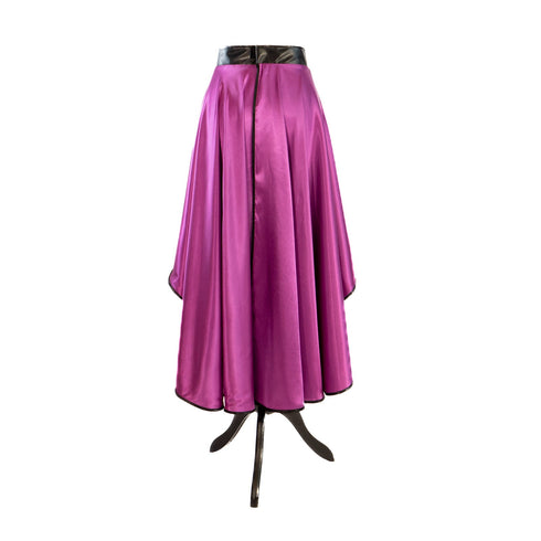 SiaLinda: Rock Viola, violett, Satin, Lilien Applikation, asymmetrisch, geschlitzt - SiaLinda.com