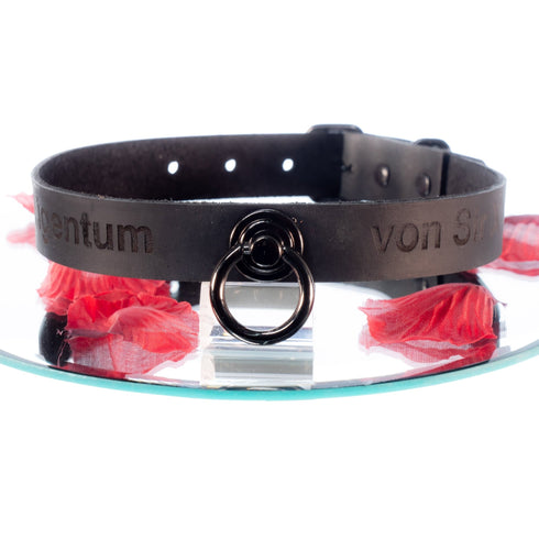 YOU BLACK Personalisiertes Halsband mit O-Ring und Wunschtext, individuell erstellt. Schwarz, italienisches Premium Leder - SiaLinda.com
