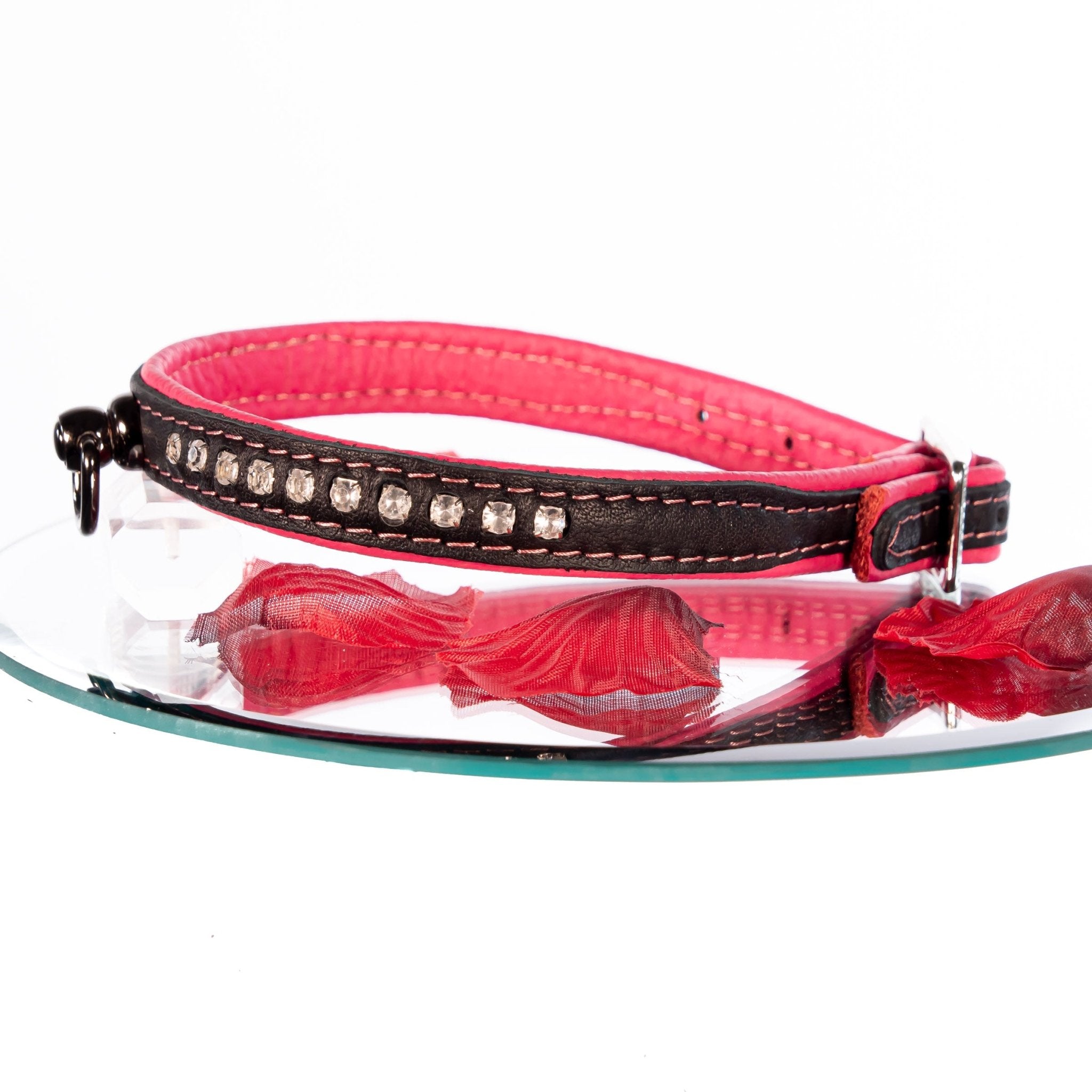 SiaLinda: Halsband echtes Elch Leder mit kl. O-Ring und Strass, schwarz / pink 14 mm breit
